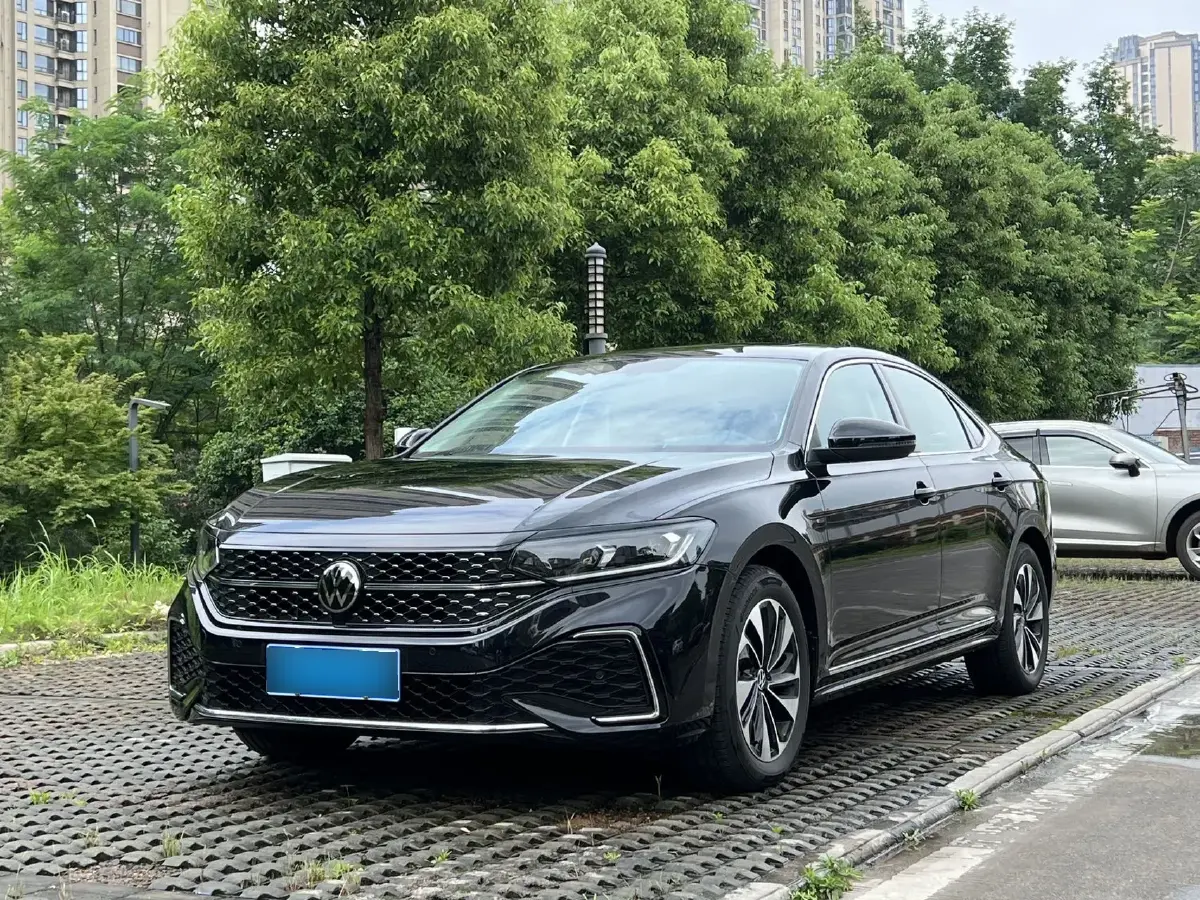 2024 Volkswagen Passat 1.4T 150HP L4 7DCT