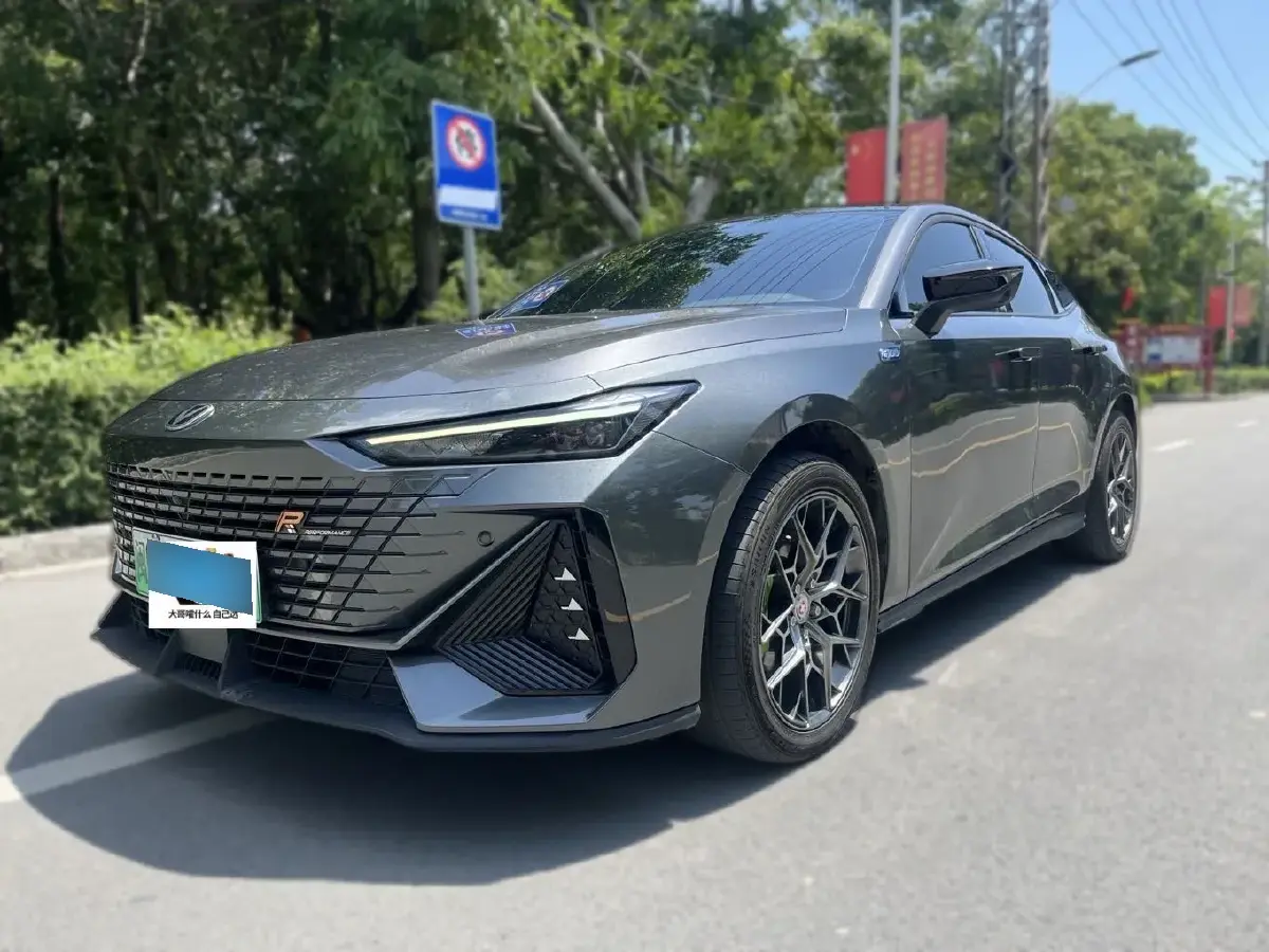 2023 ChangAn UNI-V iDD 1.5T 170HP L4 6TCT PHEV 18.4KWH