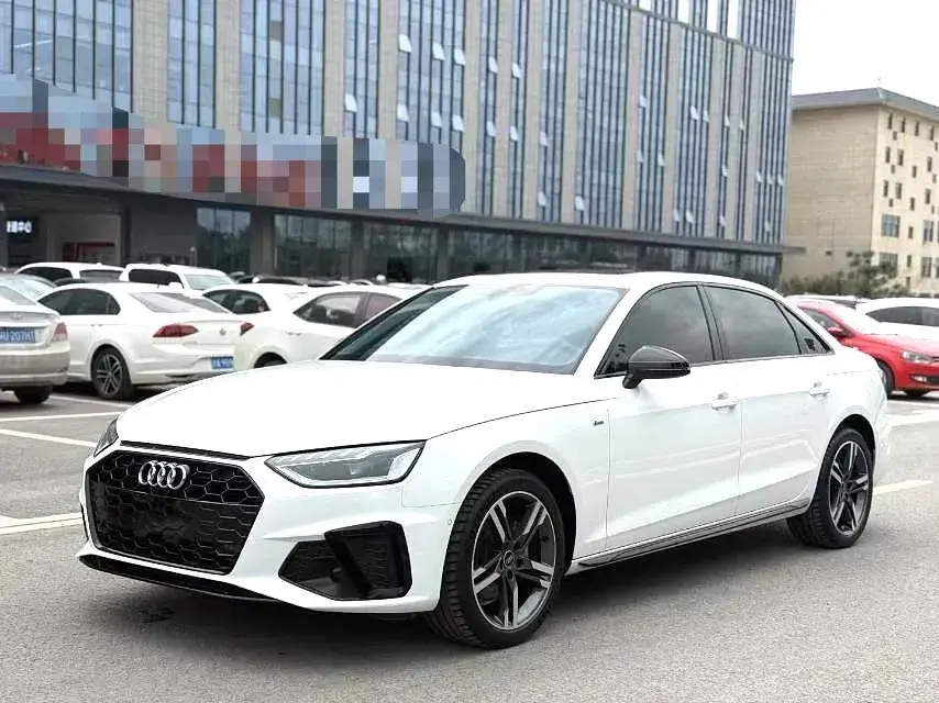 2022 Audi A4L 2.0T 190HP L4 7DCT