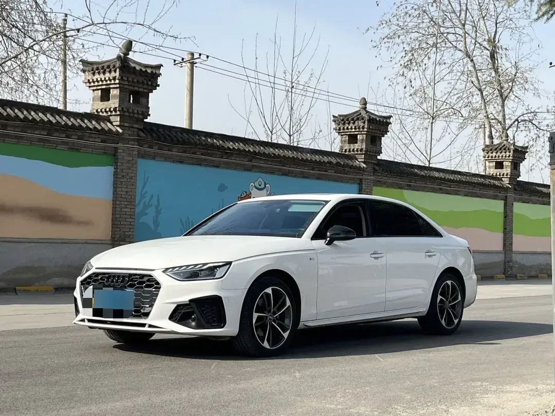 2022 Audi A4L 2.0T 190HP L4 7DCT