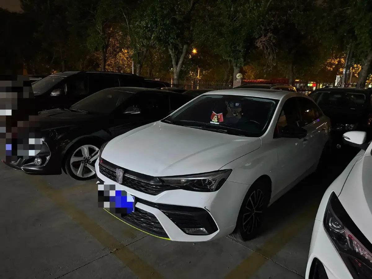 2021 Roewe i5 1.5L 120HP L4 CVT