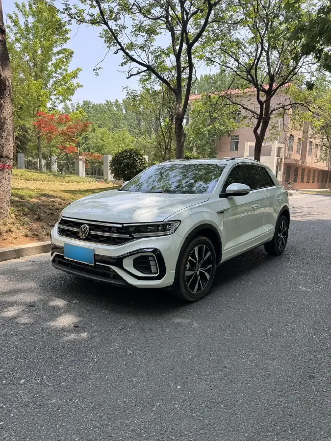 2023 Volkswagen T-Roc 1.5T 160HP L4 7DCT