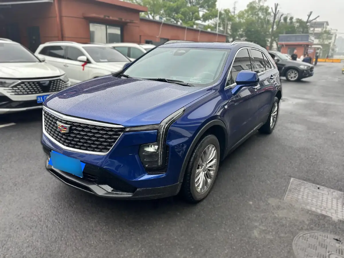 2023 Cadillac XT4 2.0T 237HP L4 9AT