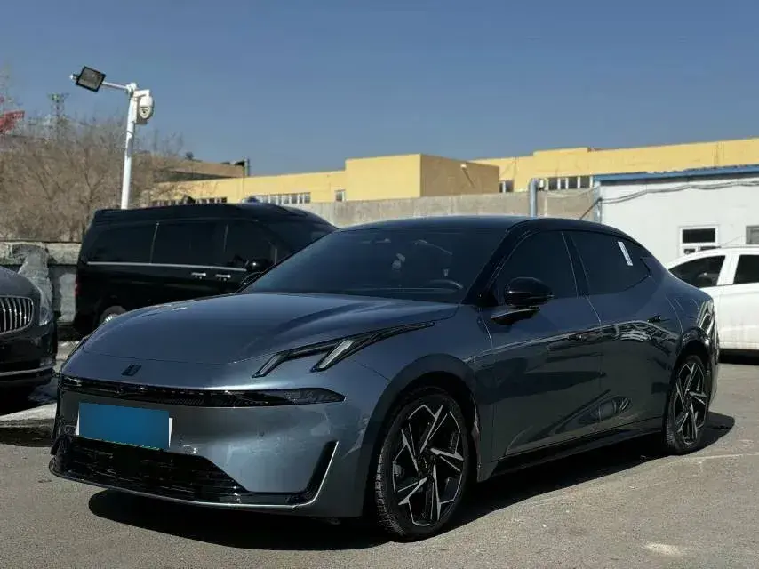 2025 LYNK&CO 06 EM-P 1.5L 120HP L4 3DHT PHEV 19.09KWH