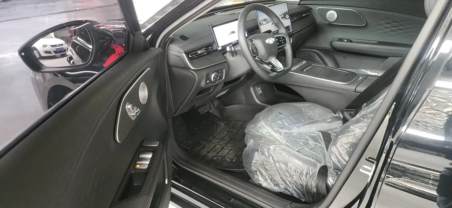 2025 Fulwin FulwinA8L 1.5T 156HP L4 1DHT PHEV 18.67KWH,autocango,china used car exporter,china ev exporter,chinese used car exporter,chinese used ev exporter