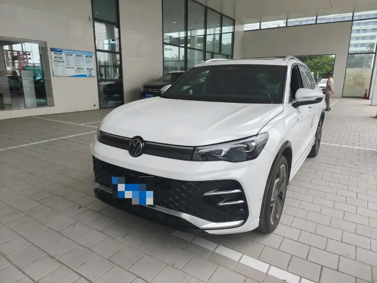 2024 Volkswagen Tiguan L 2.0T 186HP L4 7DCT