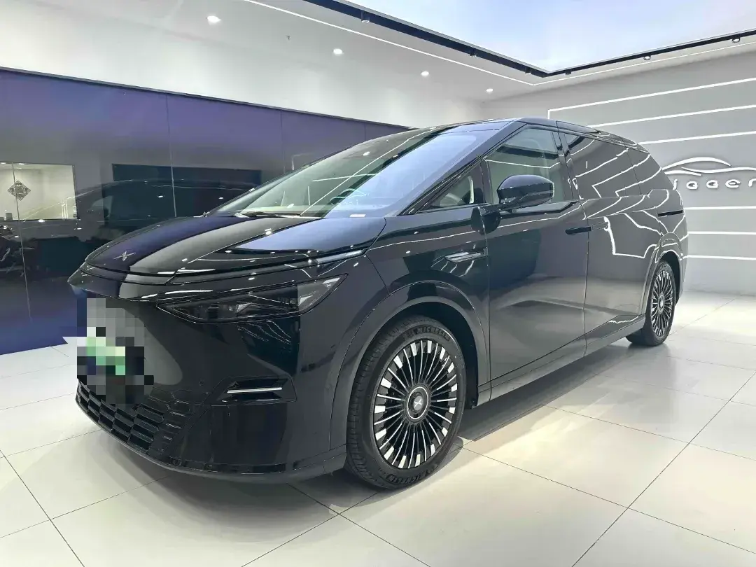 2025 Xpeng X9 BEV