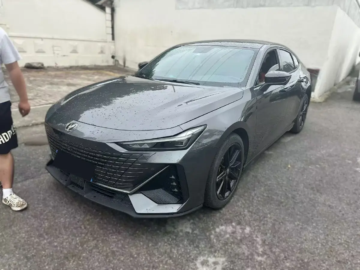 2022 ChangAn UNI-V 1.5T 188HP L4 7DCT