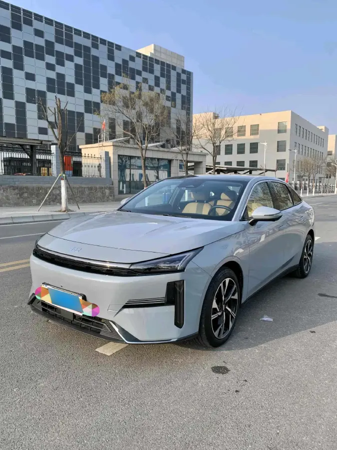 2023 Geely Galaxy L6 1.5T 163HP L4 3DHT PHEV