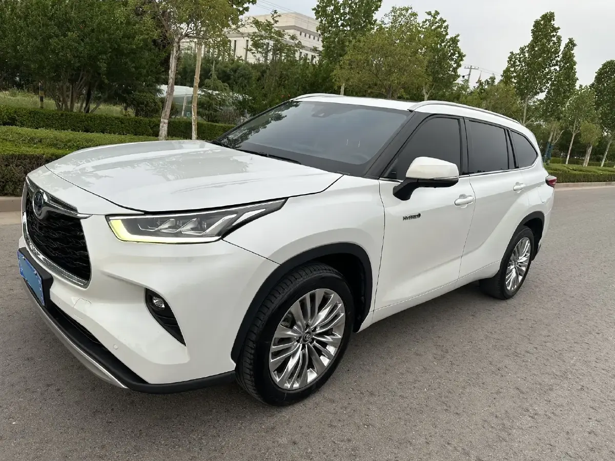 2022 Toyota Highlander 2.5L 192HP L4 E-CVT Hybrid