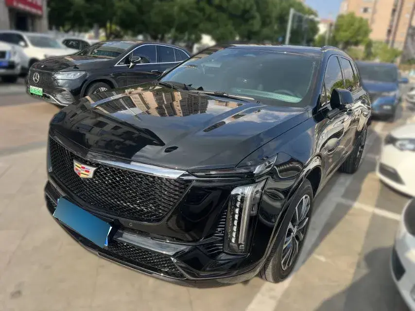 2025 Cadillac XT5 2.0T 237HP L4 9AT