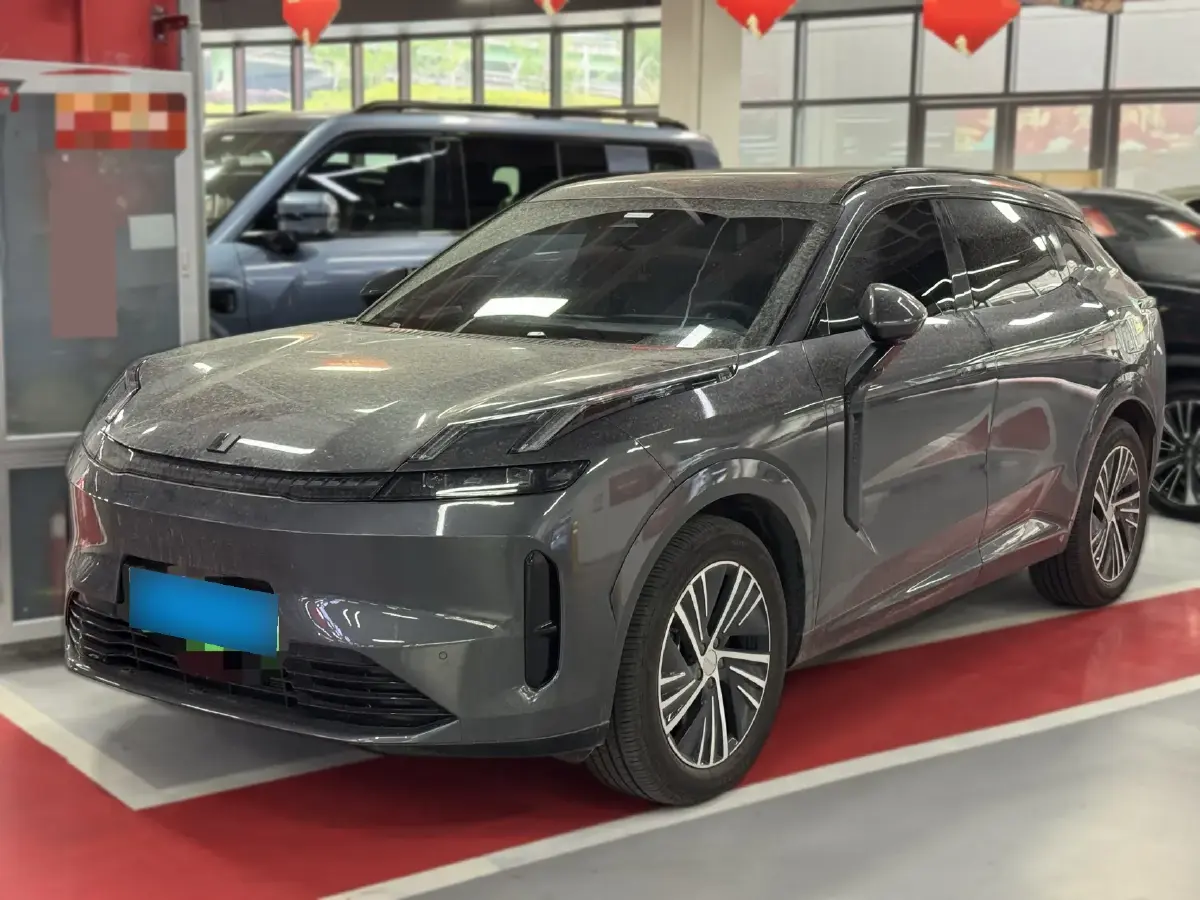 2025 LYNK&CO 08 EM-P 1.5T 163HP L4 3DHT PHEV 39.6/39.8KWH