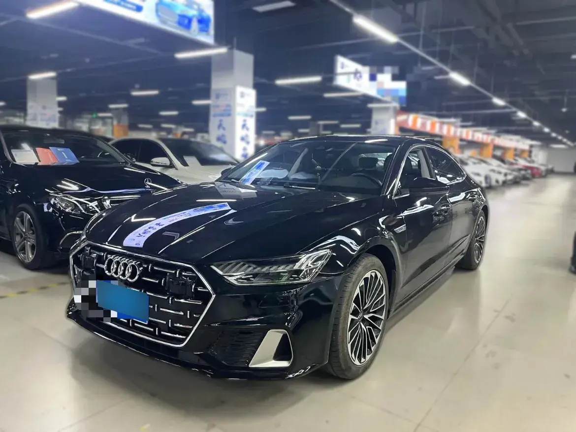 2024 Audi A7L 2.0T 245HP L4 7DCT