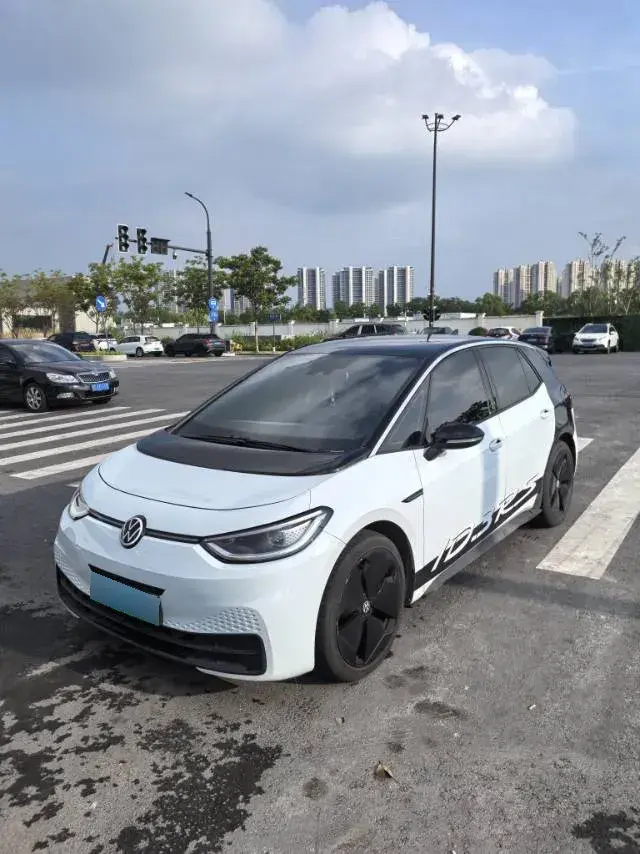 2023 Volkswagen ID.3 BEV 52.8KWH