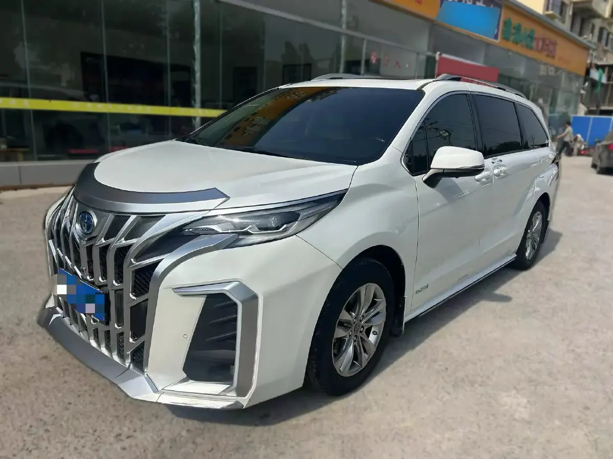 2023 Toyota Sienna 2.5L 189HP L4 E-CVT Hybrid