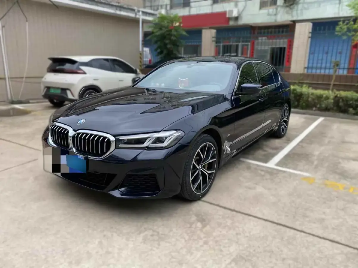 2022 BMW 5 Series 2.0T 252HP L4 8AT