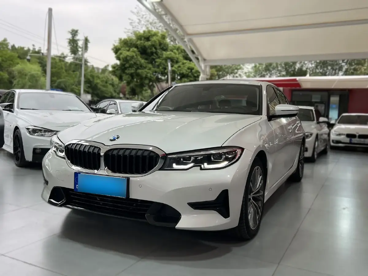 2022 BMW 3 Series 2.0T 156HP L4 8AT