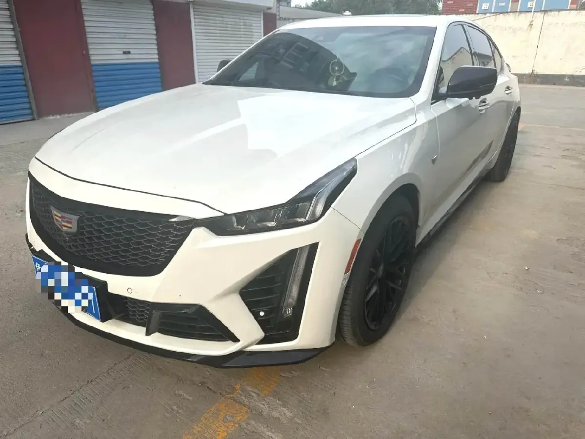 2022 Cadillac CT5 2.0T 237HP L4 10AT