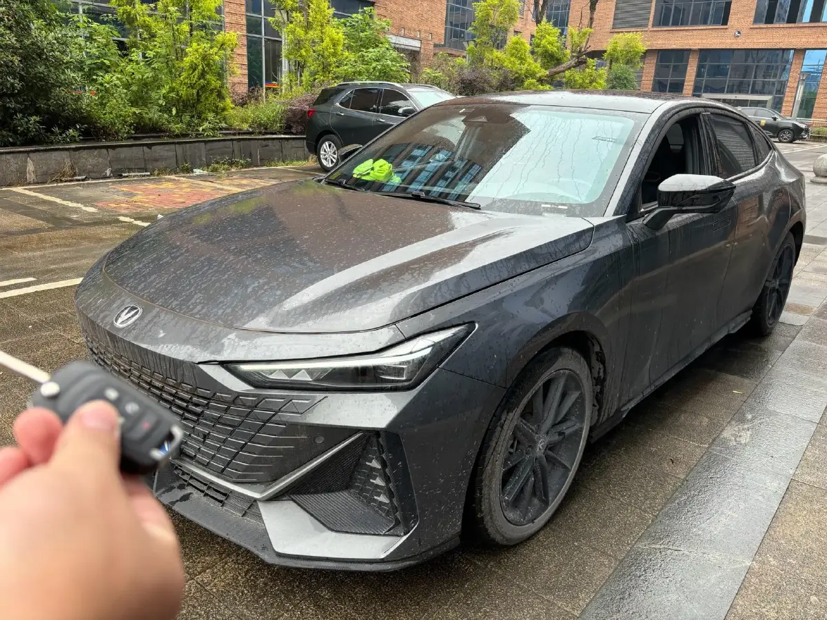 2023 ChangAn UNI-V 1.5T 188HP L4 7DCT