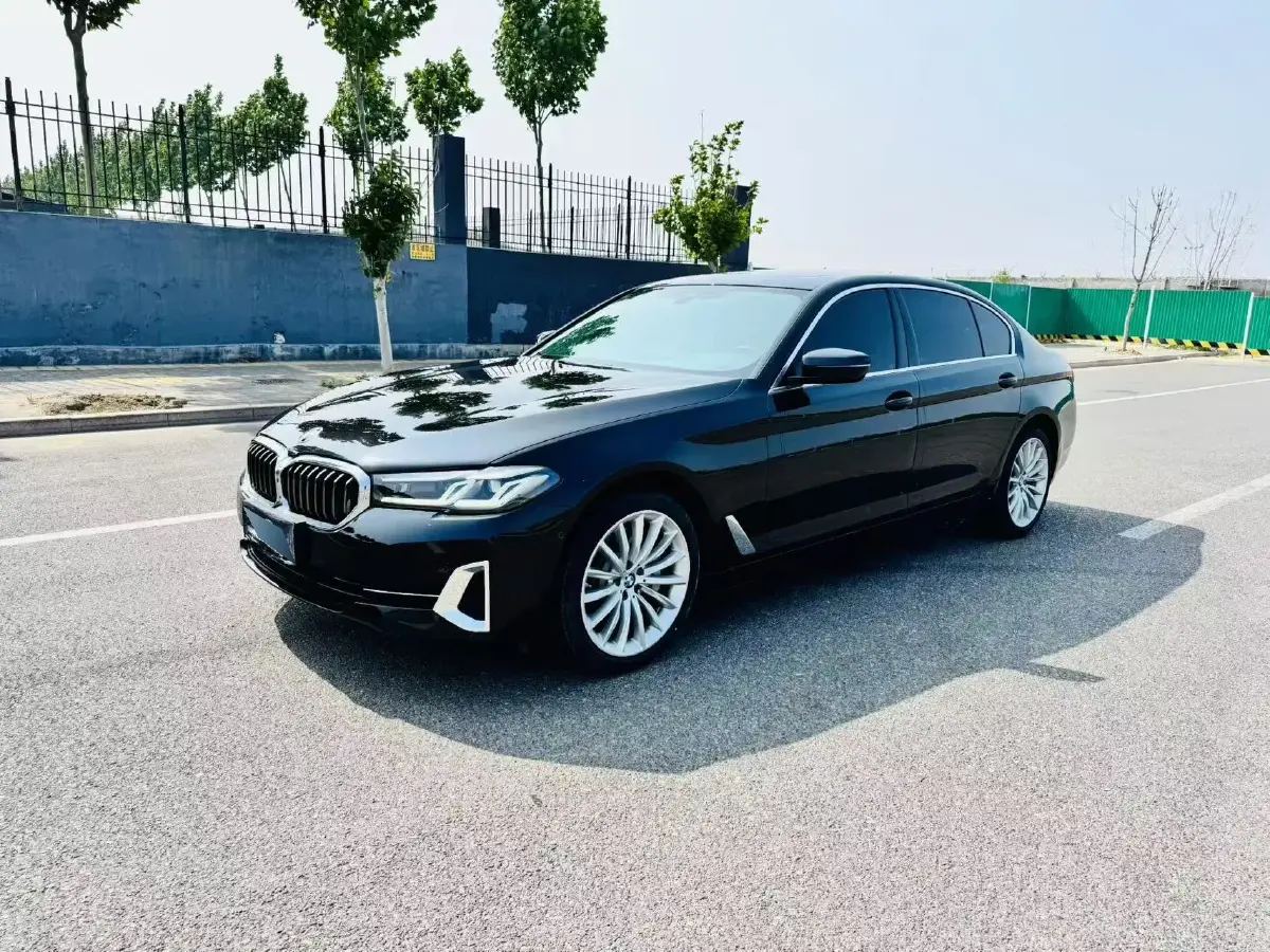 2022 BMW 5 Series 2.0T 252HP L4 8AT