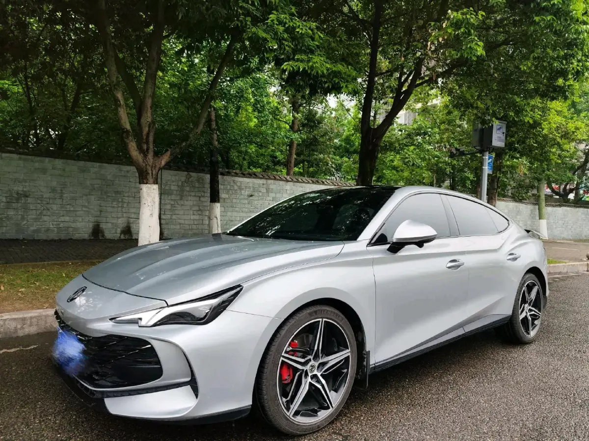 2023 MG 7 2.0T 261HP L4 9AT