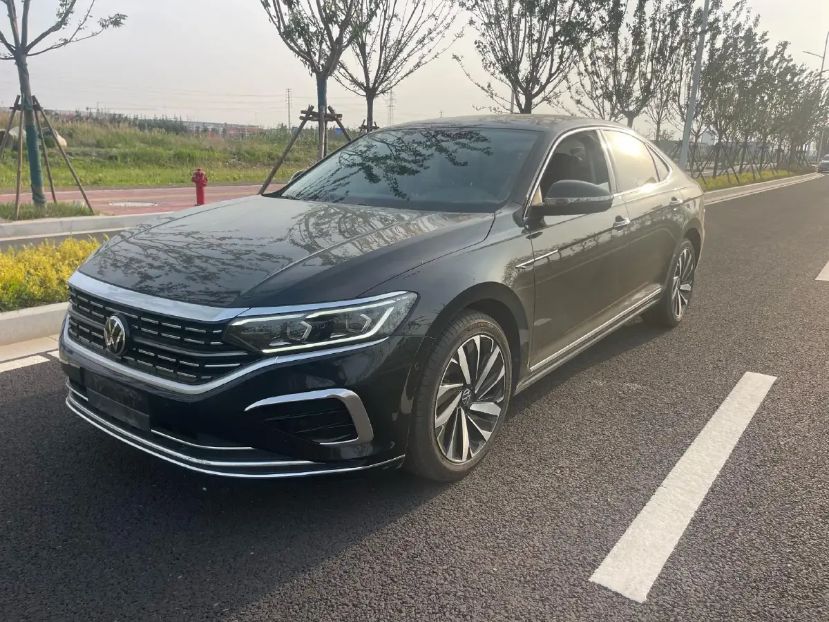 2022 Volkswagen Passat 2.0T 186HP L4 7DCT