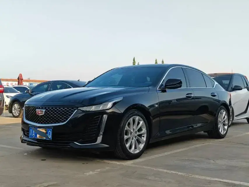 2022 Cadillac CT5 2.0T 237HP L4 10AT