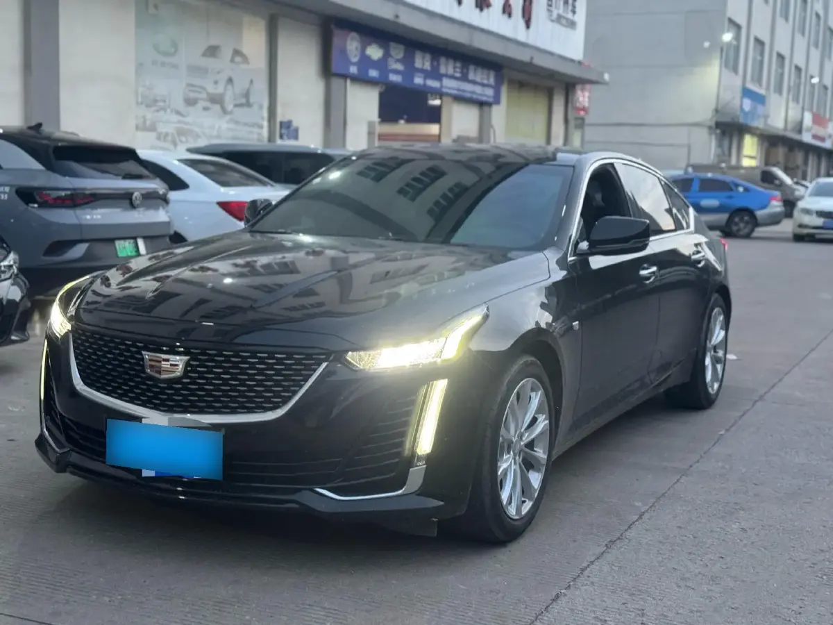 2022 Cadillac CT5 2.0T 237HP L4 10AT