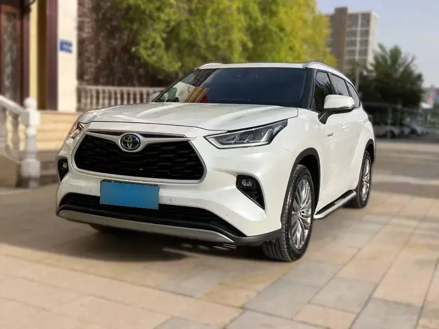 2022 Toyota Highlander 2.5L 192HP L4 E-CVT Hybrid