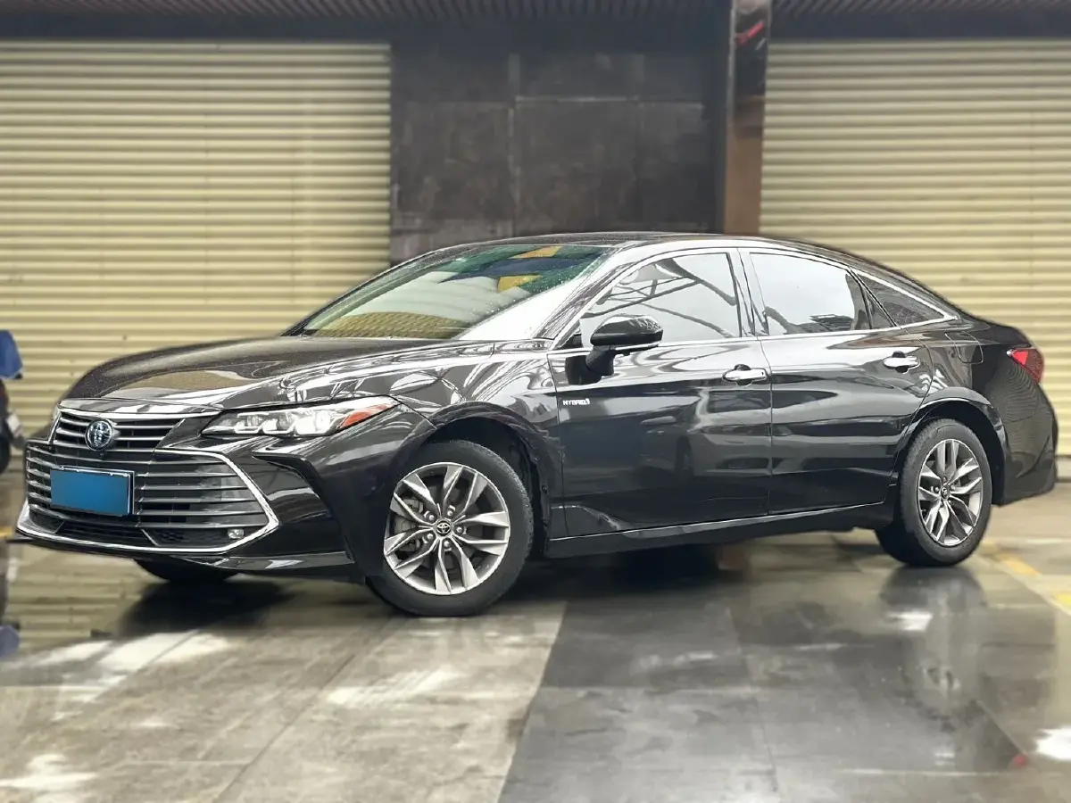 2022 Toyota Avalon 2.5L 178HP L4 E-CVT Hybrid