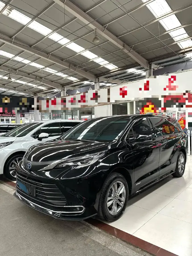 2023 Toyota Sienna 2.5L 189HP L4 E-CVT Hybrid