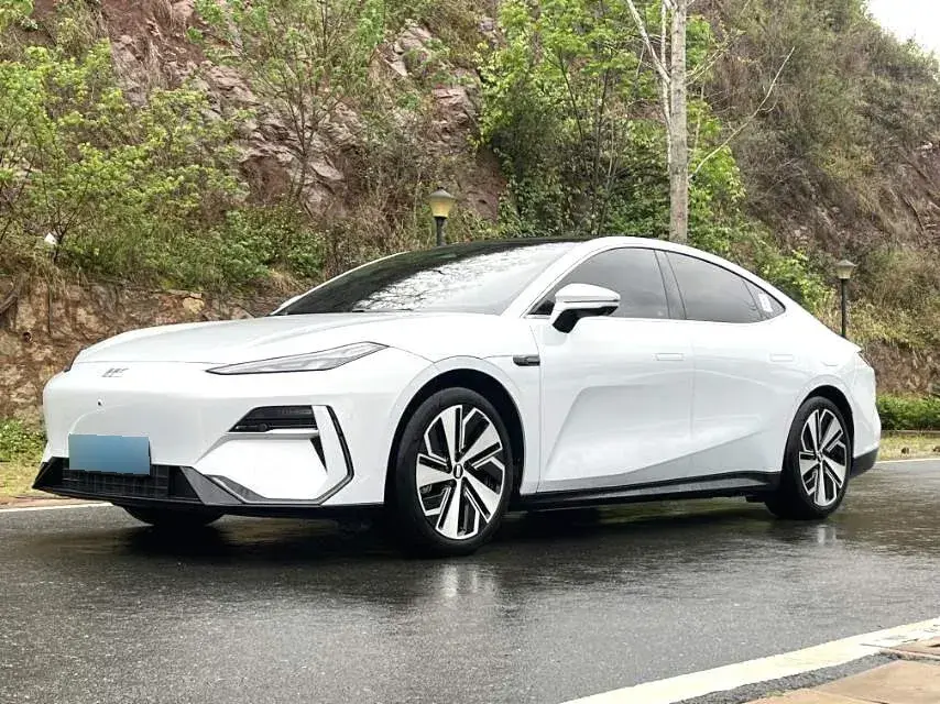 2024 Geely Galaxy E8 BEV 76KWH