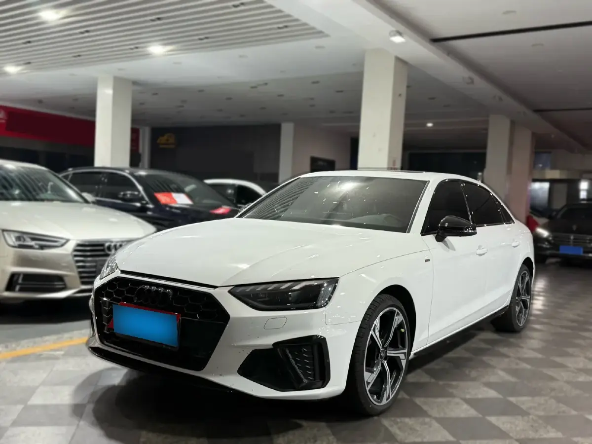 2024 Audi A4L 2.0T 190HP L4 7DCT
