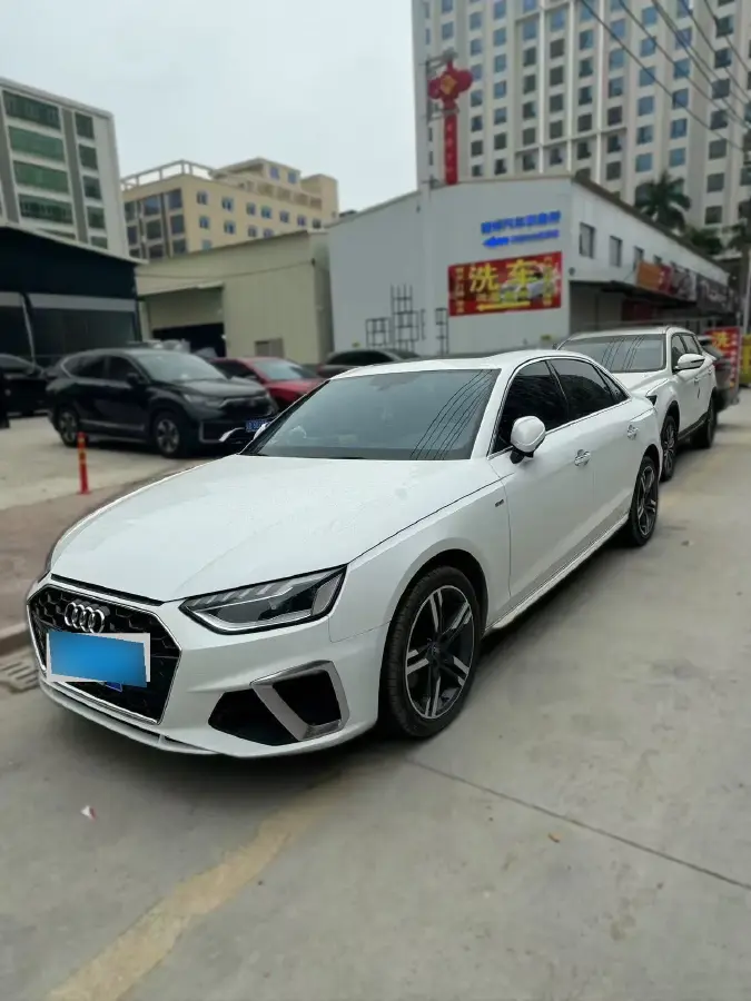 2022 Audi A4L 2.0T 190HP L4 7DCT