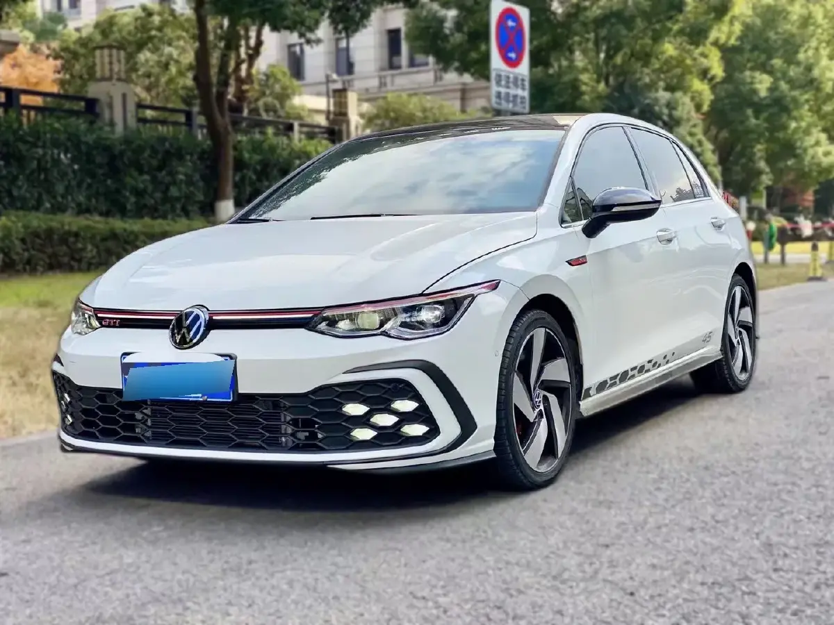 2023 Volkswagen GolfGTI 2.0T 220HP L4 7DCT
