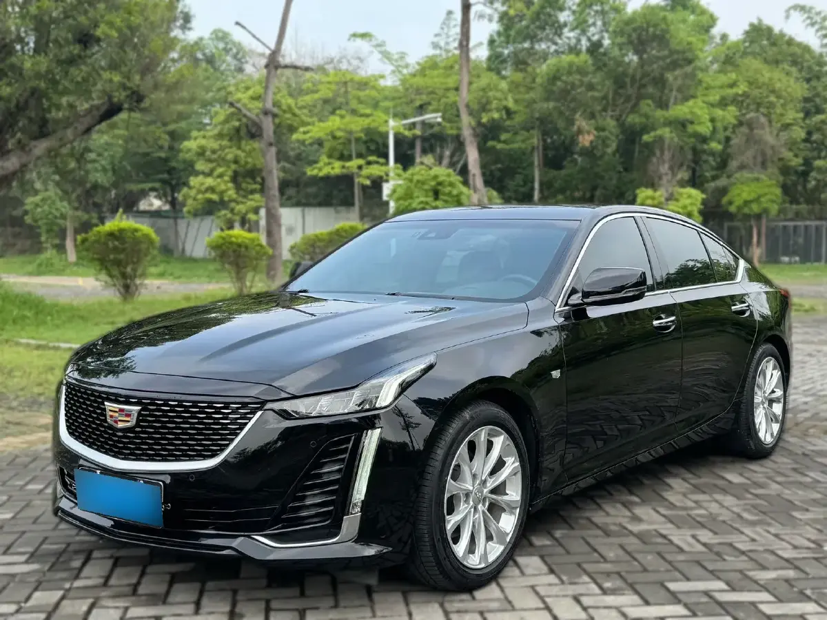 2022 Cadillac CT5 2.0T 237HP L4 10AT