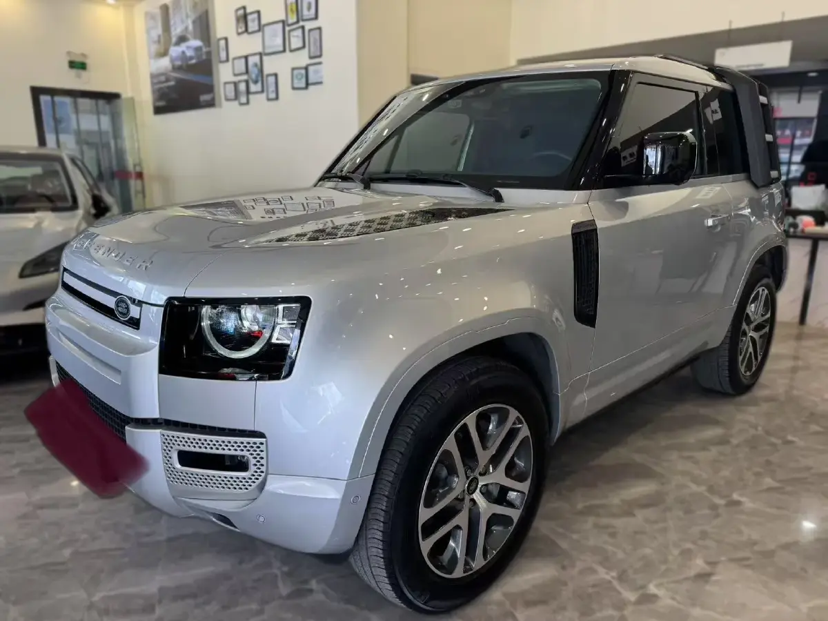 2024 Land Rover Defender 3.0T 400HP L6 8AT