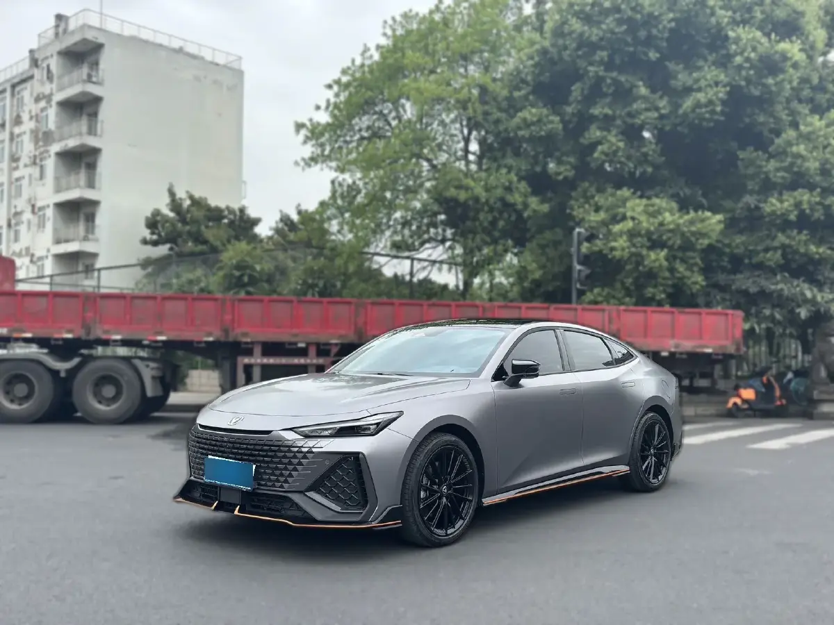 2022 ChangAn UNI-V 2.0T 233HP L4 8AT