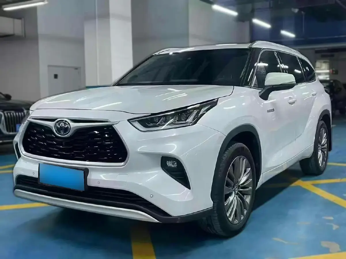 2022 Toyota Highlander 2.5L 192HP L4 E-CVT Hybrid