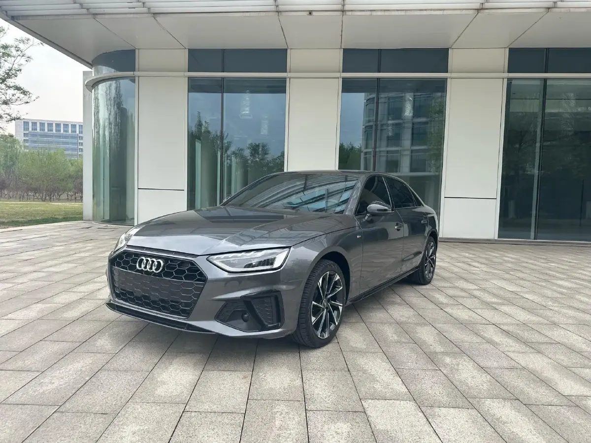 2023 Audi A4L 2.0T 190HP L4 7DCT