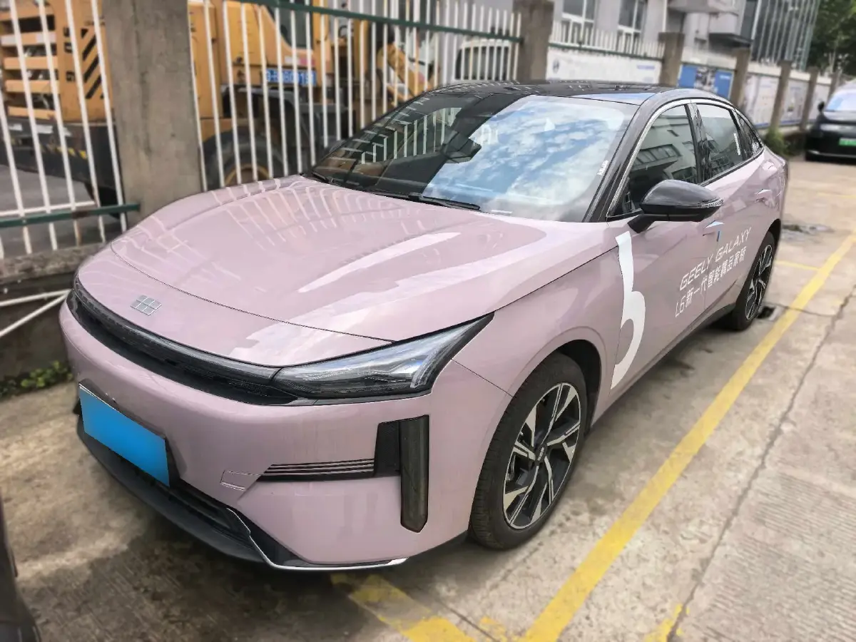 2024 Geely Galaxy L6 1.5T 163HP L4 3DHT PHEV