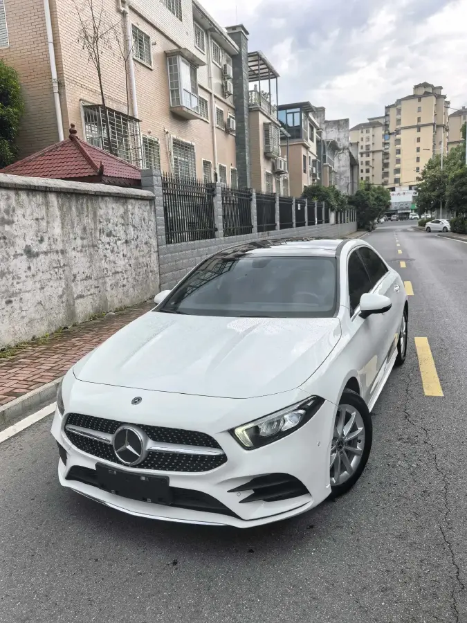 2019 Mercedes-Benz A Class 1.3T 163HP L4 7DCT