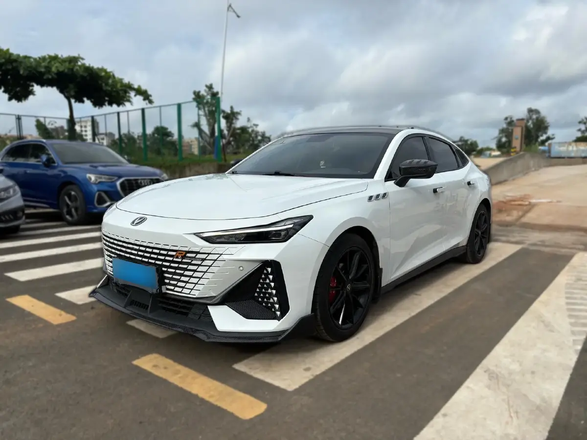 2022 ChangAn UNI-V 1.5T 188HP L4 7DCT