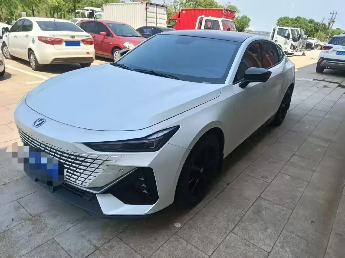 2022 ChangAn UNI-V 1.5T 188HP L4 7DCT