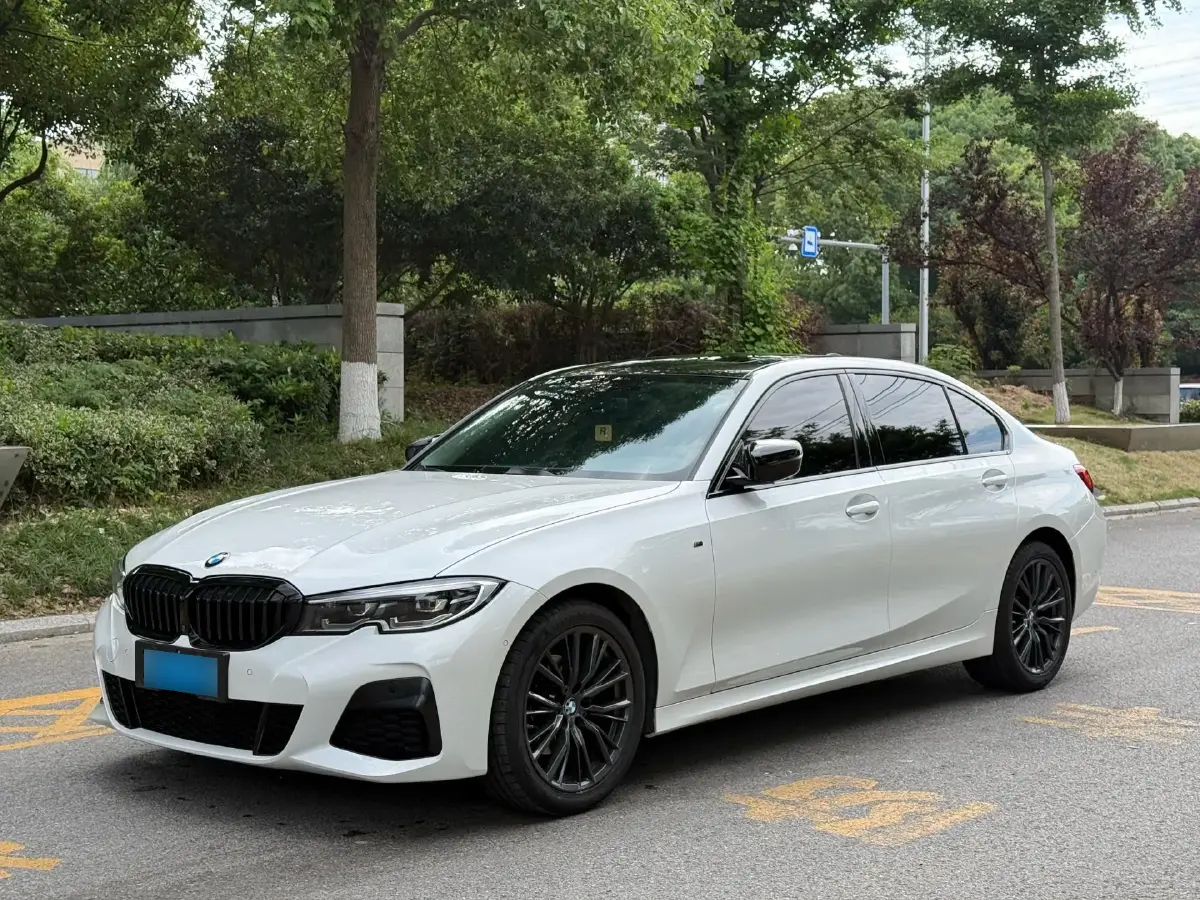 2022 BMW 3 Series 2.0T 184HP L4 8AT