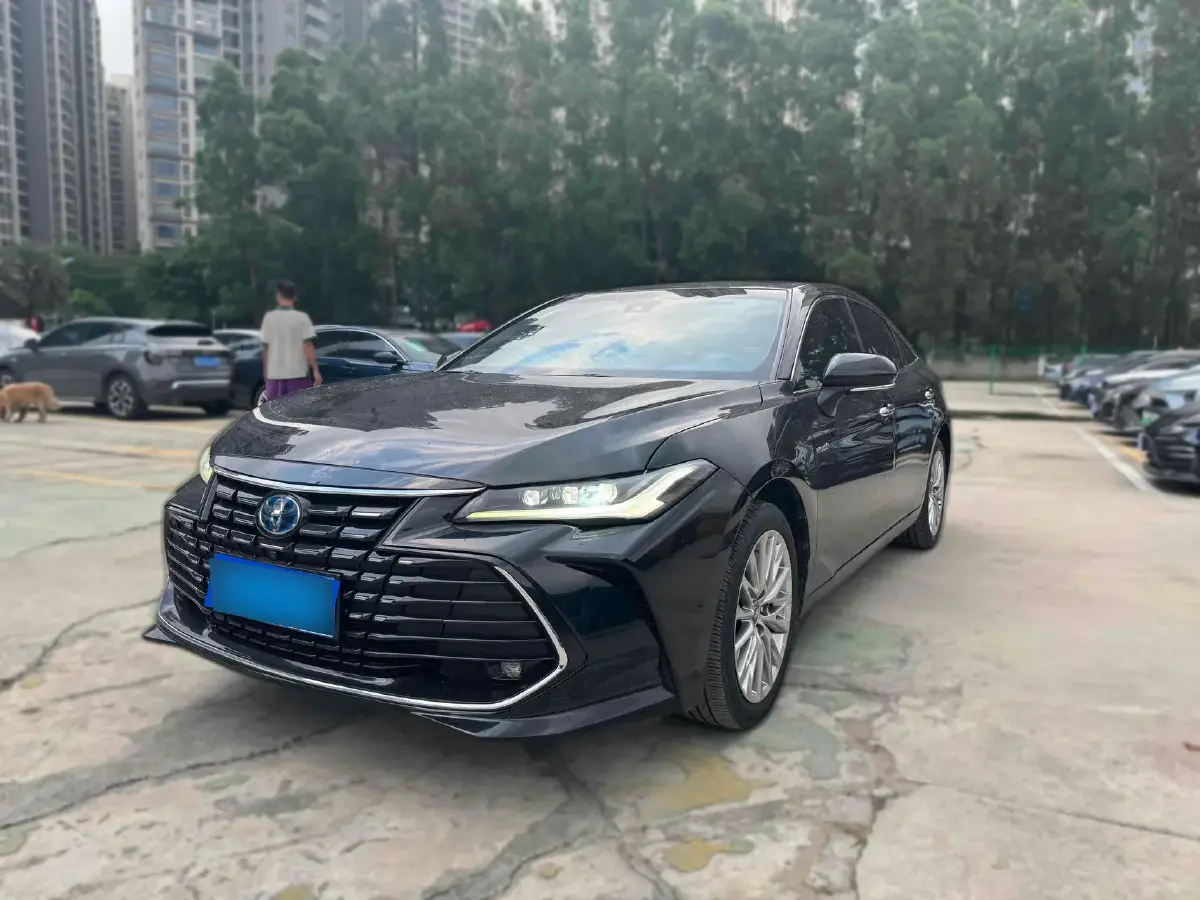 2022 Toyota Avalon 2.5L 178HP L4 E-CVT Hybrid