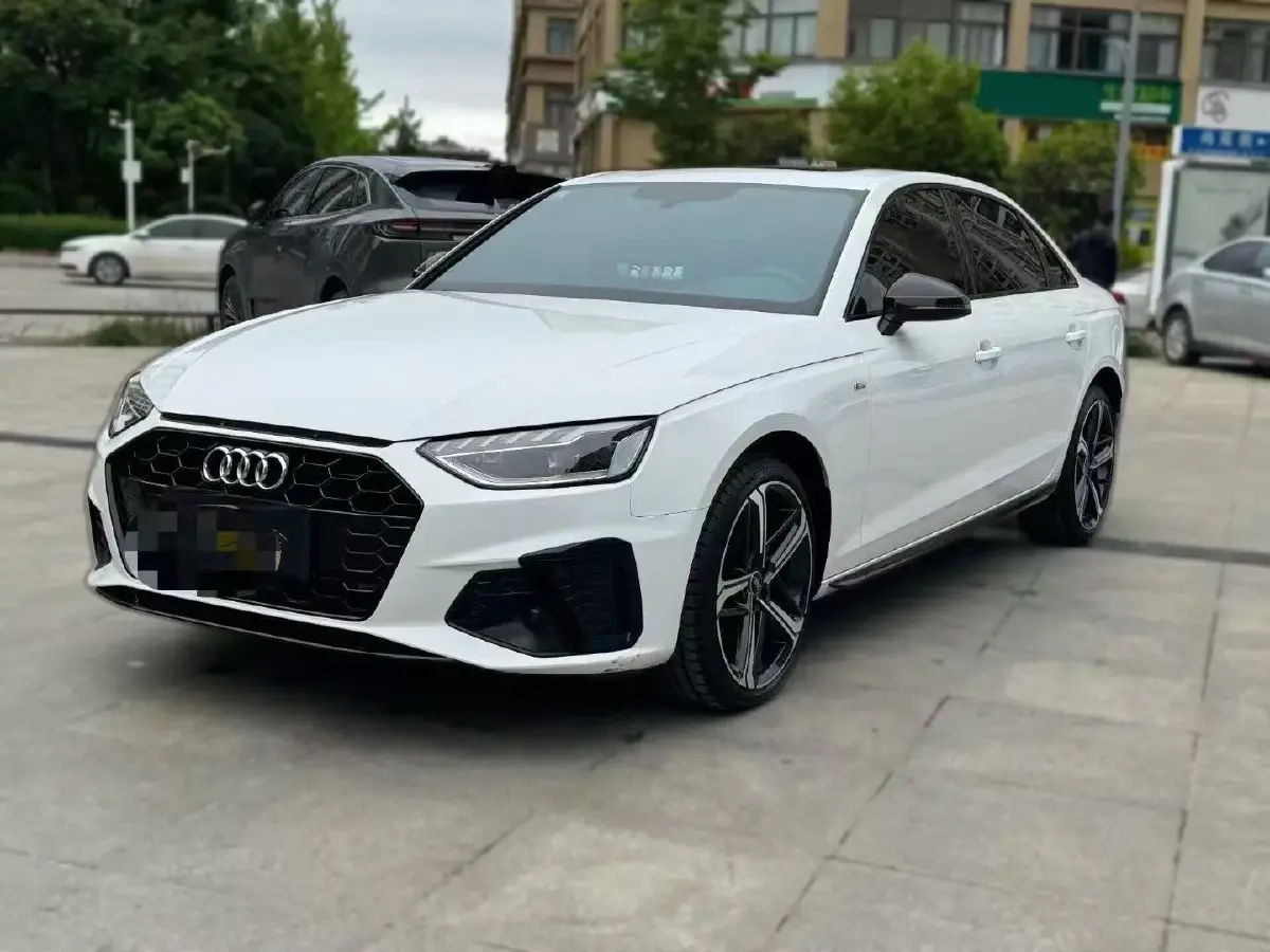 2024 Audi A4L 2.0T 190HP L4 7DCT