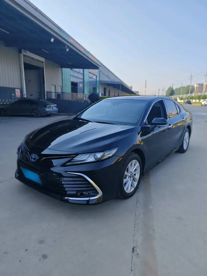 2021 Toyota Camry 2.5L 178HP L4 E-CVT Hybrid