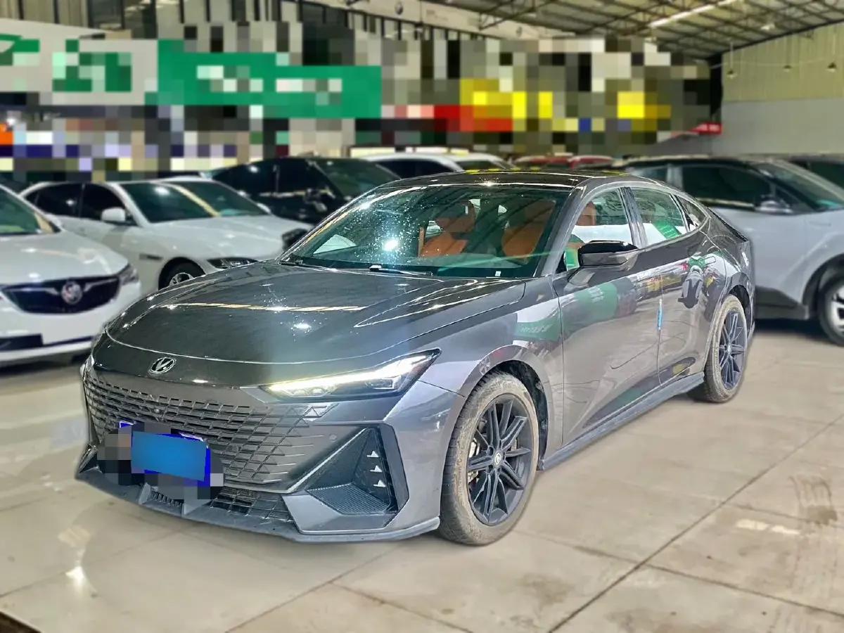 2022 ChangAn UNI-V 1.5T 188HP L4 7DCT