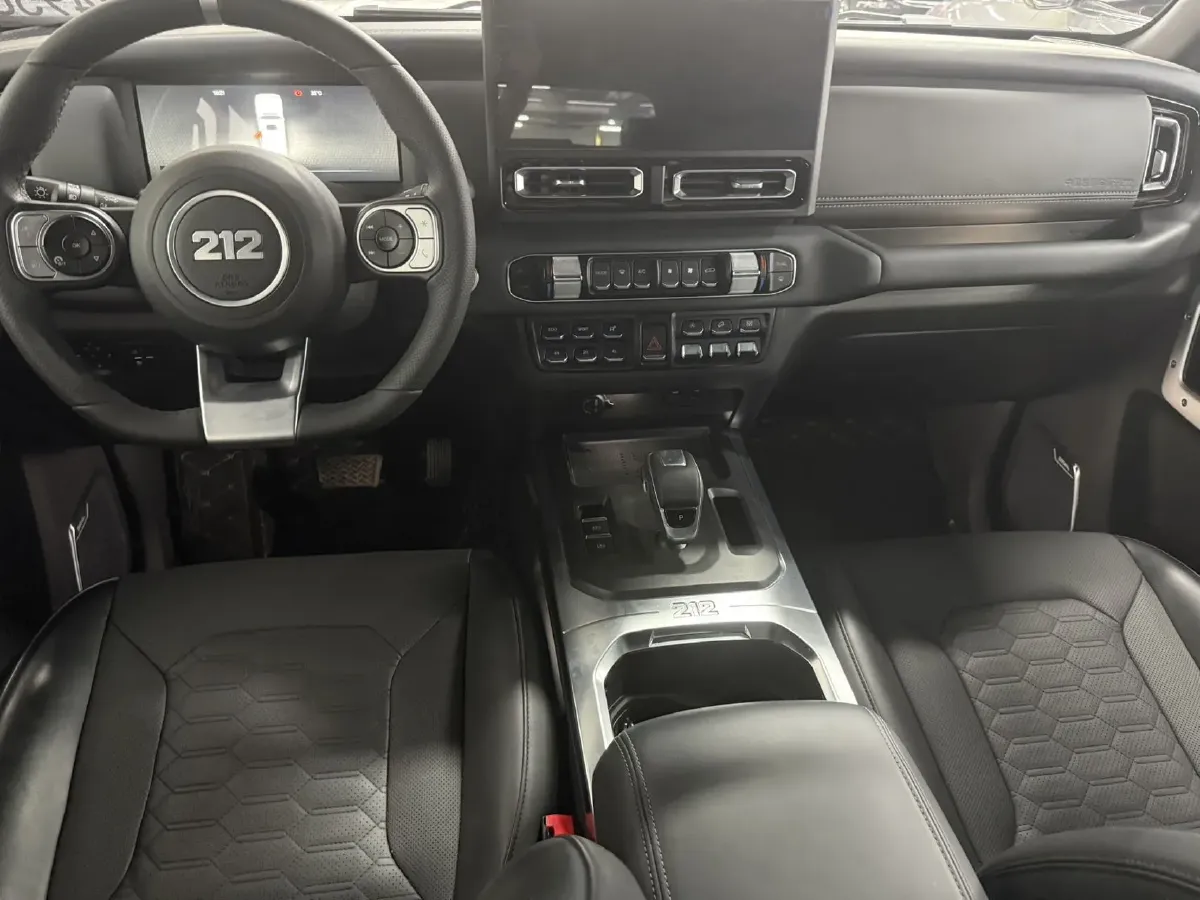 2024 212 212 T01 2.0T 252HP L4 8AT,autocango,china used car exporter,china ev exporter,chinese used car exporter,chinese used ev exporter